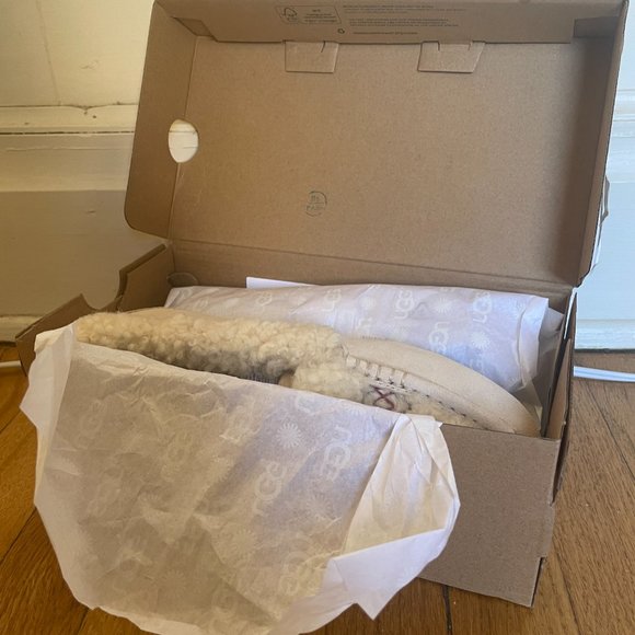 Ansley UGG Braid Slippers - Picture 7 of 7